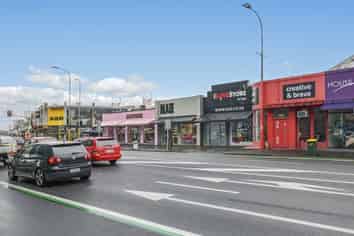 High profile strata freehold retail on Broadway