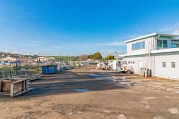 Inner-city light industrial workshop and office