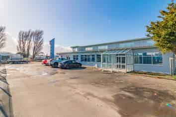 Inner-city light industrial workshop and office