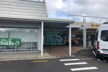 SUNNYNOOK SHOPPING CENTRE OPPORTUNITY