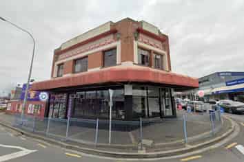 Top Exposure Corner Retail in Royal Oak