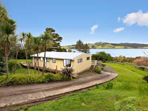 6 Yarborough Street, Kohukohu