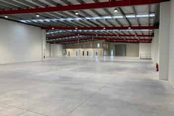 Immaculate Central City Warehouse!