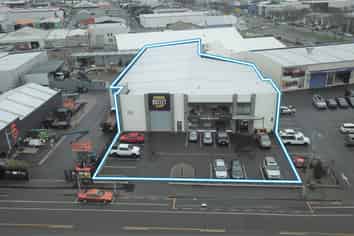 Immaculate Central City Warehouse!