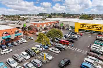 Royal Oak Mall Retail