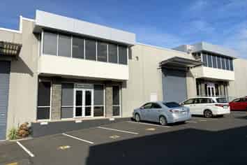 Tidy unit - Airport Oaks