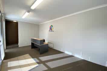 Tidy unit - Airport Oaks