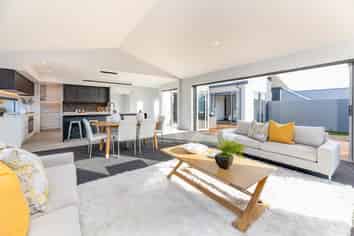 9 Picadilly Avenue, Casebrook