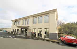 TIDY & FITTED ON GROUND