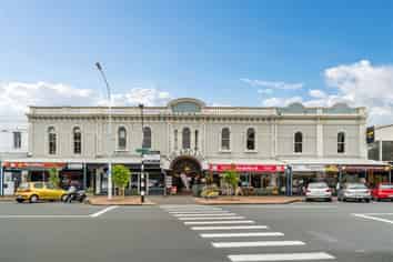 Boutique Devonport Retail - 32m²