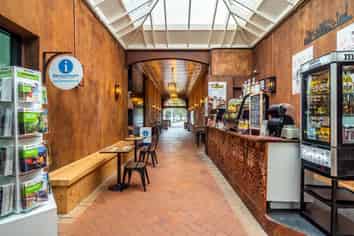 Boutique Devonport Retail - 32m²