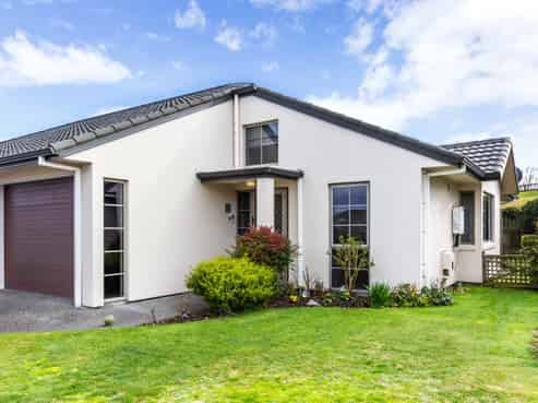 4 Lakeridge Close, Rangatira Park