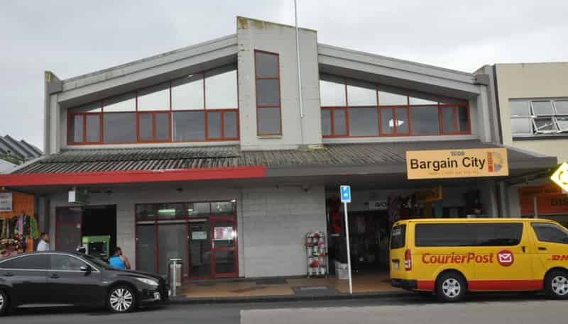 1990 Great North Road, Avondale, Avondale