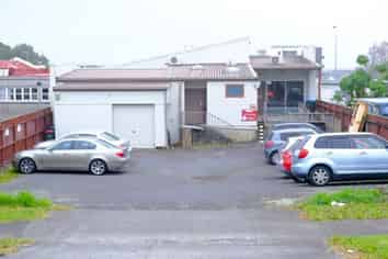 WELL POSITIONED OFFICE SPACE