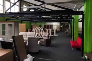 Warehouse / Bulk Retail / Showroom - Road frontage