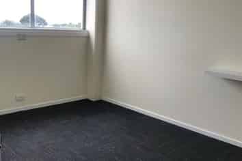 Excellent Mid-Sized Office in Highbury!