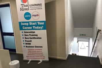 Small Street-Facing Office in Highbury!