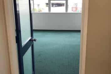 Small Street-Facing Office in Highbury!