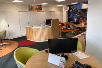 RETAIL OPPORTUNITY IN CENTRAL MOUNT LOCATION