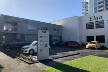 PREMIUM OFFICE SPACE