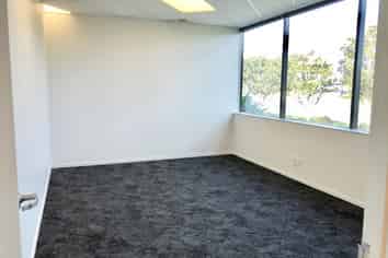 Freshly refurbished office - Auckland Airport