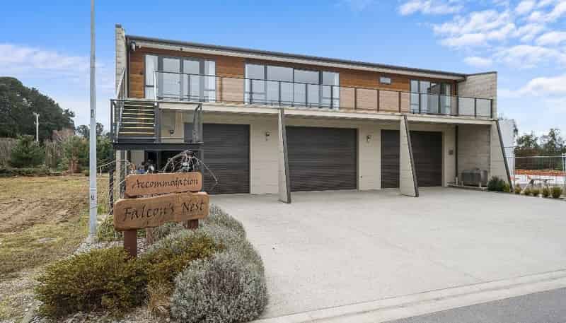 16 Silverstone Drive, Cromwell