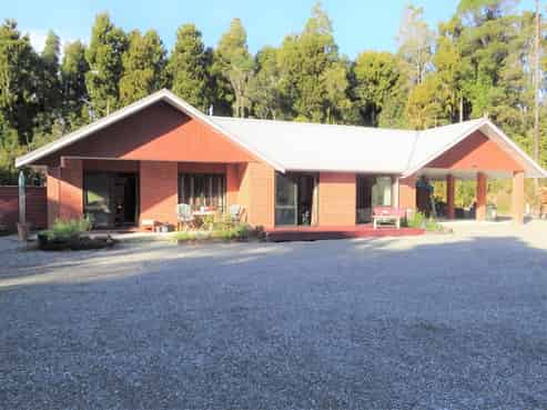 8 Hurren Place West, Kumara