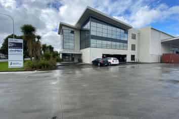 Immaculate First Floor Office