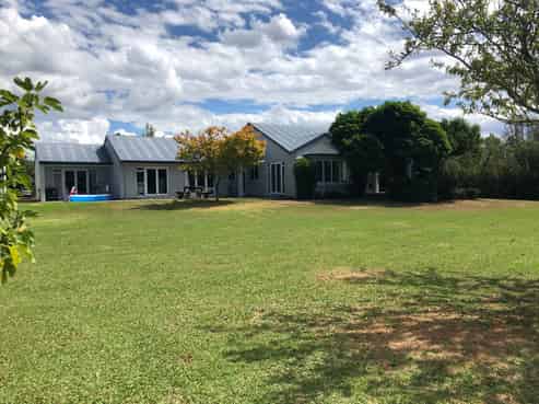 84 Thornton Road, Thornton