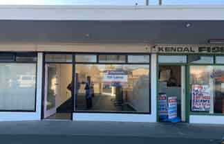 Retail/Office Space in Kendal Ave Shops!