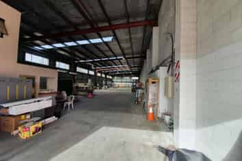 High stud industrial unit + optional yard