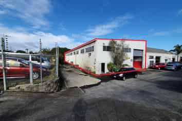 High stud industrial unit + optional yard