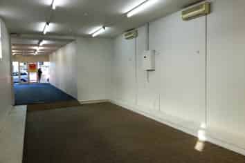 150m2 retail space - good value for size!