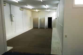 150m2 retail space - good value for size!