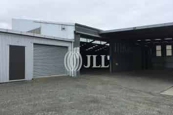 Wainoni Warehouse with Office/Showroom