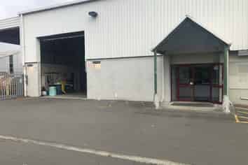 Large Warehouse for Lease