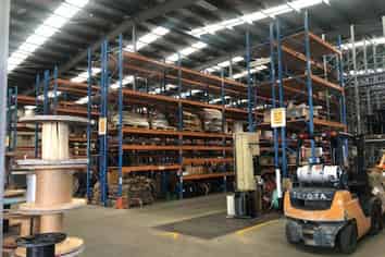 Large Warehouse for Lease