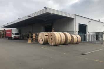 Large Warehouse for Lease