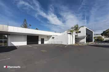 Huge Opportunity in Browns Bay - 2,396m²