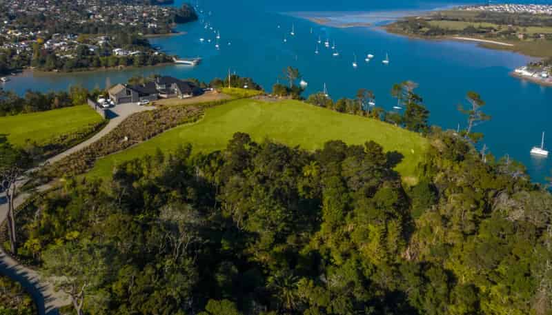 9 Te Kawau Pass, Greenhithe