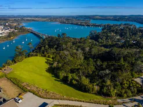 9 Te Kawau Pass, Greenhithe