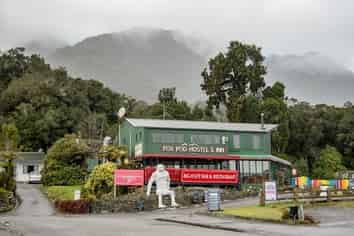 Fox Glacier Inn, Pod Hostel, Bigfoot Restaurant & Bar Business for Sale