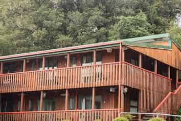 Fox Glacier Inn, Pod Hostel, Bigfoot Restaurant & Bar Business for Sale