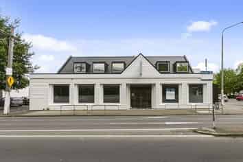 High Profile Premises With Excellent Parking! SH1!