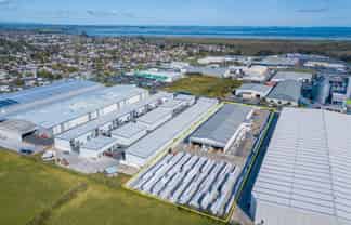 CBRE: Huge Yard with Great Building