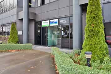 Fabulous modern office for lease in Middleton