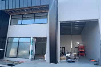 HIGH-EXPOSURE ON GREAT SOUTH ROAD