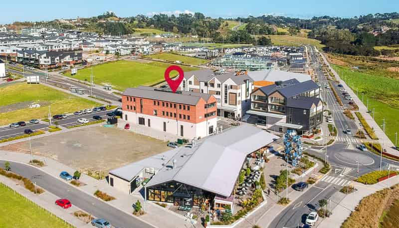 Office 1/83 Te Oneroa, Long Bay