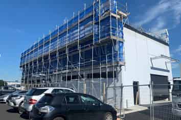 HIGH-EXPOSURE ON GREAT SOUTH ROAD