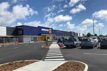 Large Format Opportunity within Established Retail Centre